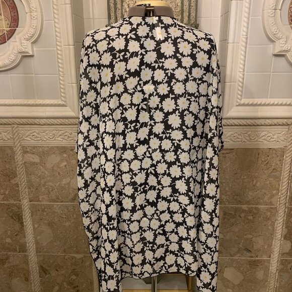 Forgotten Grace. Size 2X. Floral Flowy Kimono. Chiffon with Open Sides. B82. - Picture 5 of 6